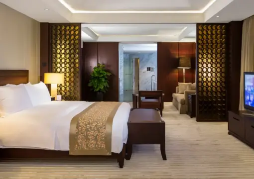 Guestroom – 4-Person Occupancy (King Bed)