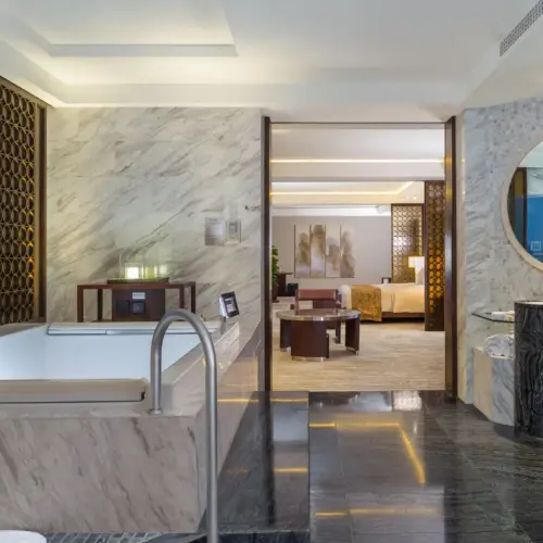 Guestroom – 4-Person Occupancy (King Bed)