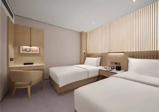 Jinling Tower Magic Three-Bedroom Family Room